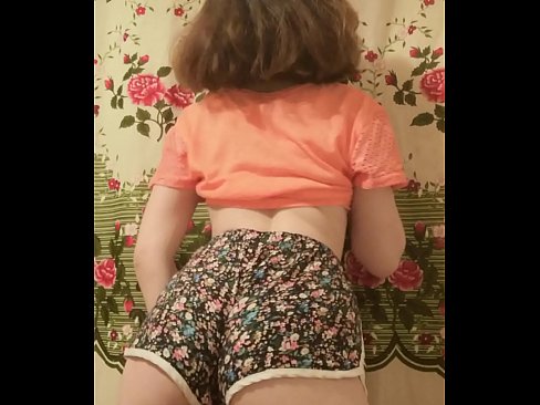 ❤️ Babe żagħżugħa sexy tqaxxir ix-xorts tagħha fuq il-kamera ❤️ Porn iebes f'mt.assistirhentai.ru ❌️